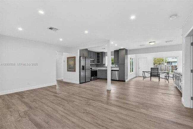 Building Photo - 2909 NW 9th Ave