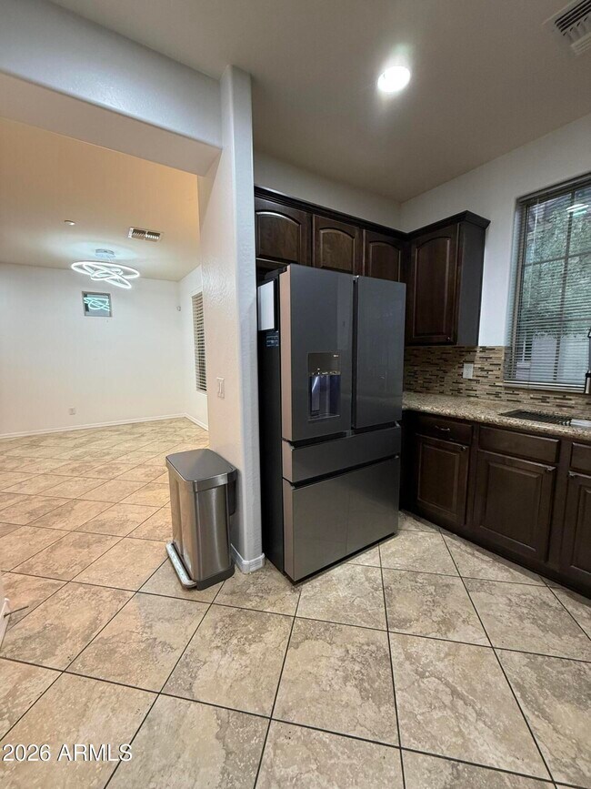 Building Photo - 9242 W Meadow Dr