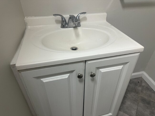 Building Photo - 9 Bentley Ave