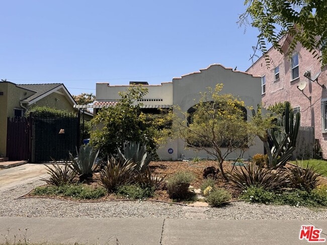 Building Photo - 2905 Somerset Dr