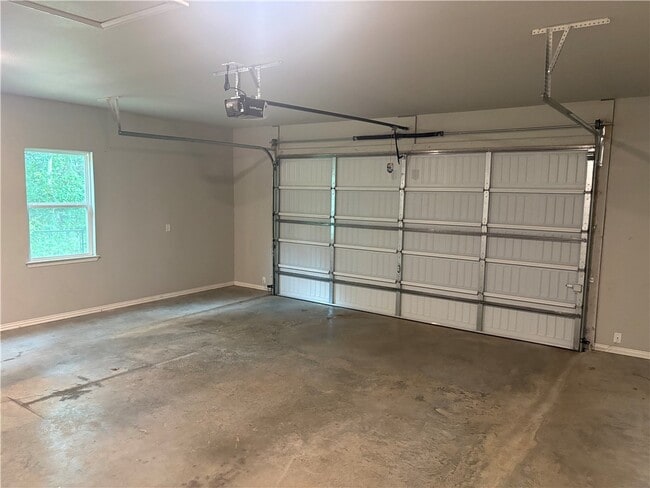 Building Photo - 19 Boreland Ln