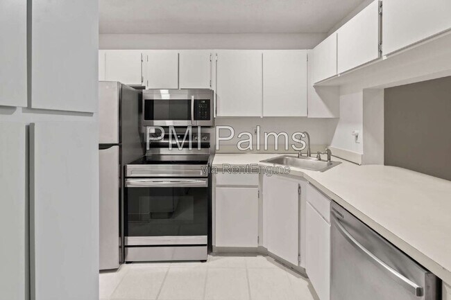 Building Photo - 1236 Pine Ridge Cir W