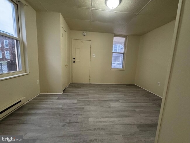 Building Photo - 215 Arch St