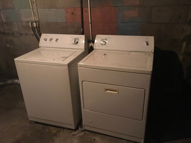 Building Photo - 2516 Josephine St