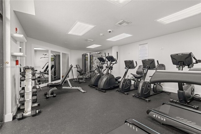 Building Photo - 101 Crandon Blvd