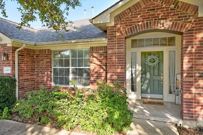 Building Photo - 400 Ranier Ln
