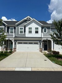 Building Photo - Townhouse in The Peninsula