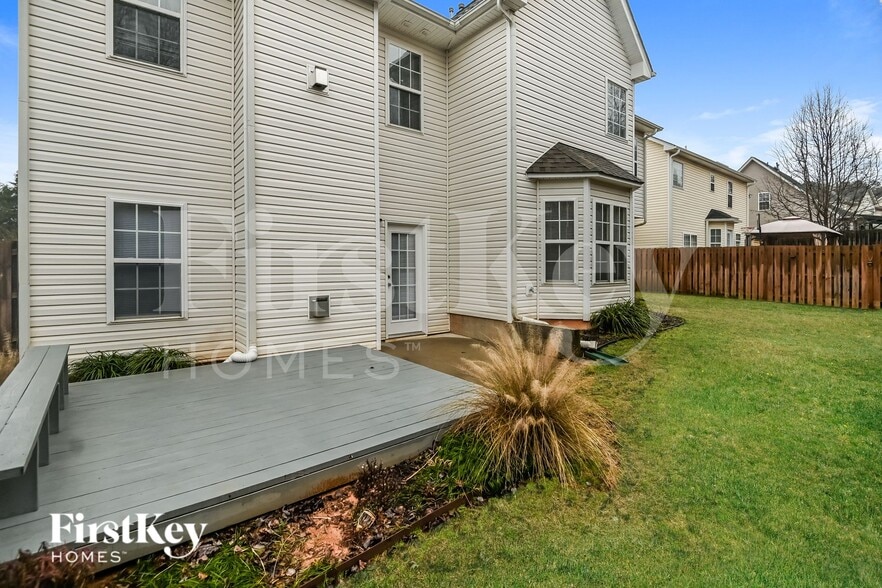 Building Photo - 128 Madelia Pl