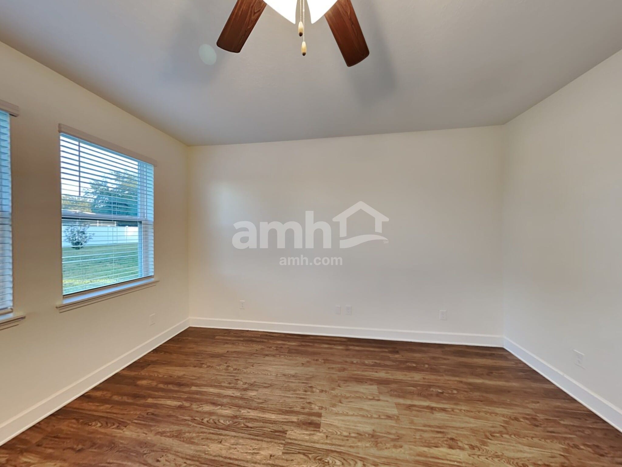Building Photo - 405 Crestrun Loop