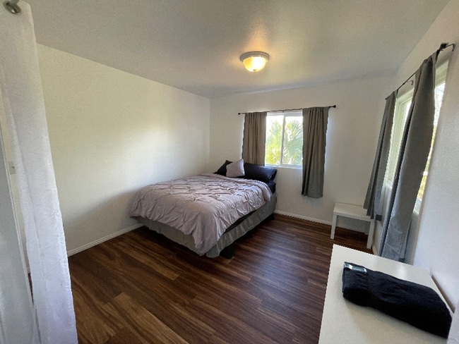 Building Photo - Beautiful Oceanfront 3 Bedroom Unit on Kal...