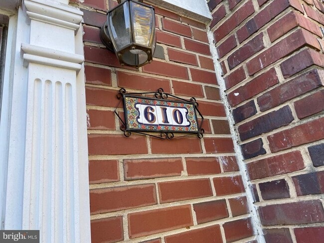 Building Photo - 610 Ritchie Ave