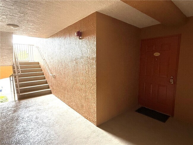 Building Photo - 1865 Florida Club Dr