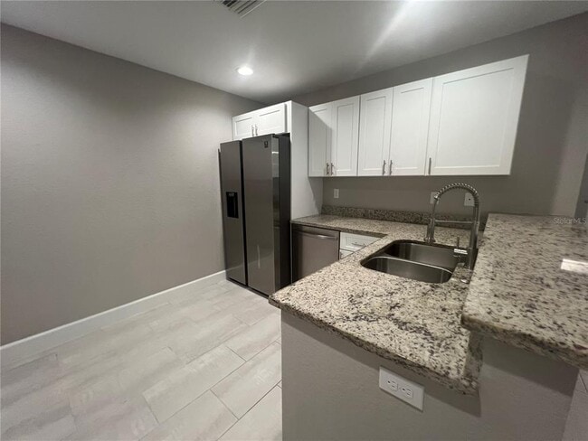 Building Photo - 12073 Henley Ave