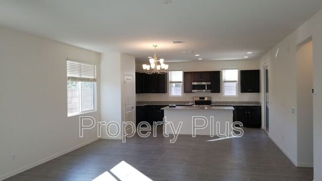 Building Photo - 2213 W Carol Ann Way