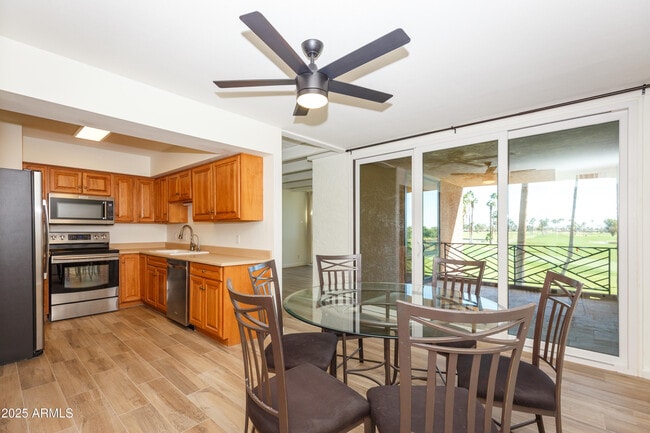 Building Photo - 7401 N Scottsdale Rd