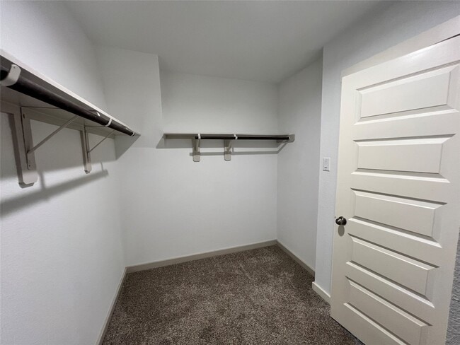Building Photo - 1607 Barrows Ln