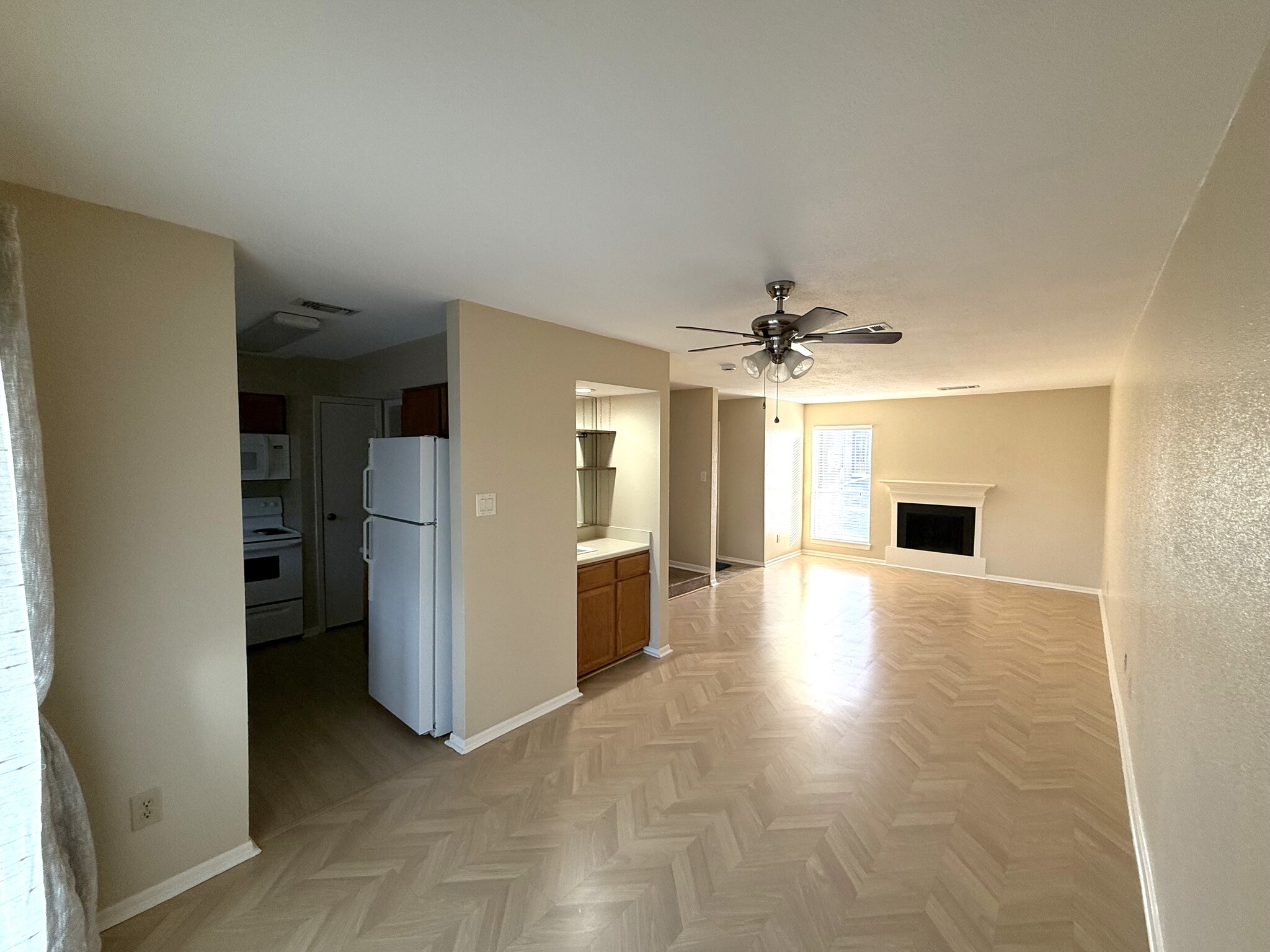 Building Photo - 18511 Egret Bay Blvd #209