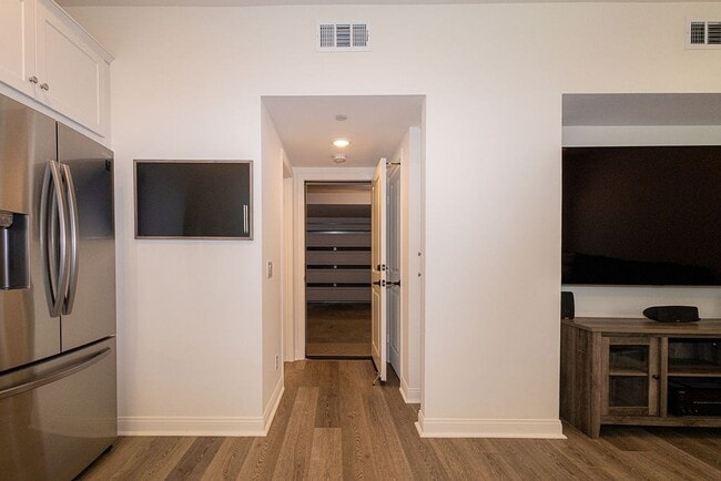 Building Photo - Bright and Airy Split-Level Townhouse in W...