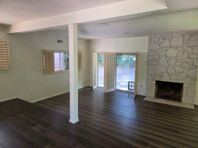 Building Photo - 4734 Laurelgrove Ave