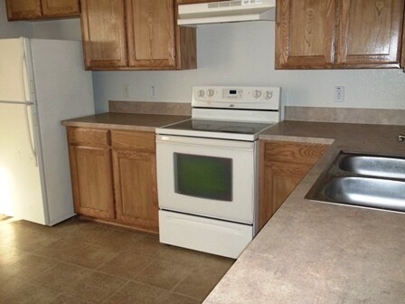 Building Photo - 501 Bermuda