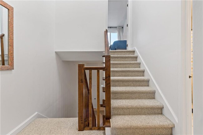 Building Photo - 26-30-30 W Narragansett Ave