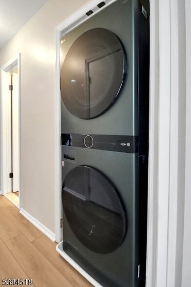 Building Photo - 121 Country Club Dr