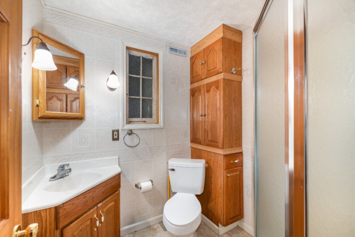 Building Photo - 1016 Chestnut Haven Ct