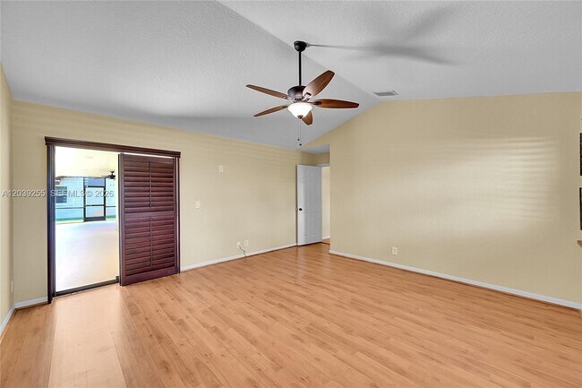 Building Photo - 4745 NW 99th Ln