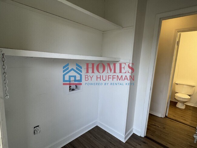 Building Photo - Two Bedroom Duplex | Eastside