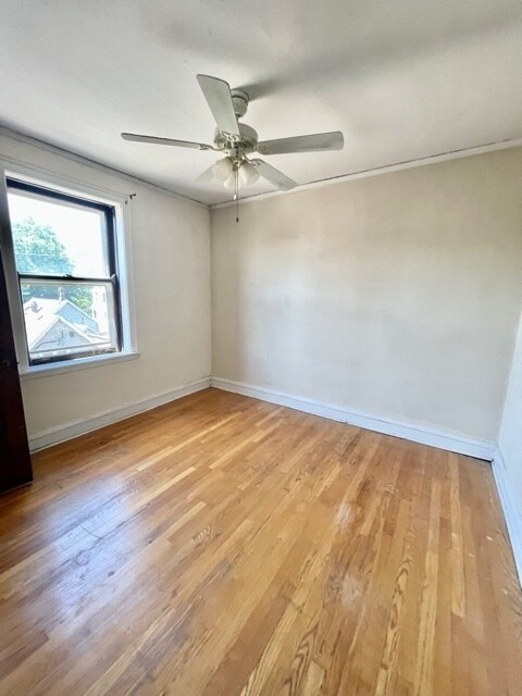 Building Photo - 4860 N Hermitage Ave
