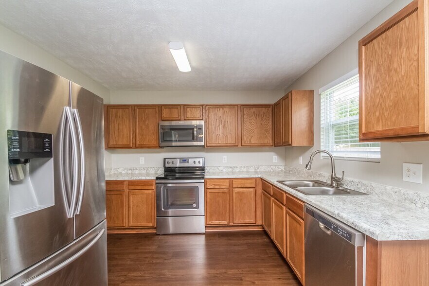 Building Photo - 5153 Sunsail Dr