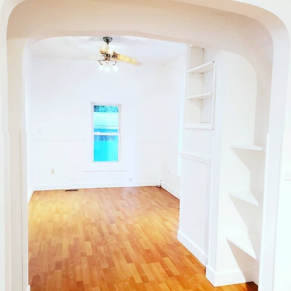 Building Photo - 3871 W 42nd St