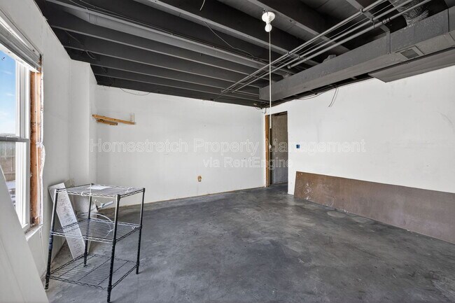 Building Photo - 120 Trotters Creek Ln