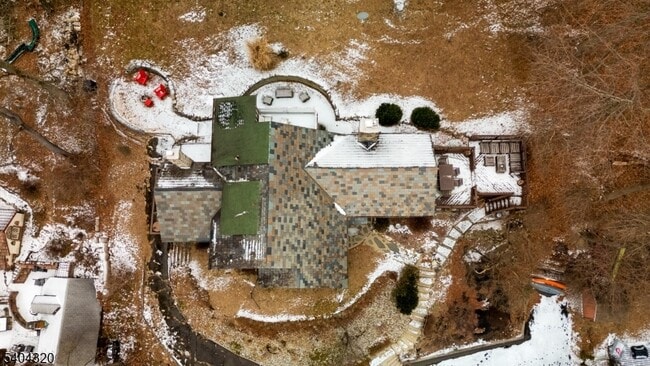 Building Photo - 77 W Shore Trail