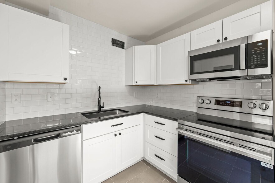 Building Photo - 209 N Spring St