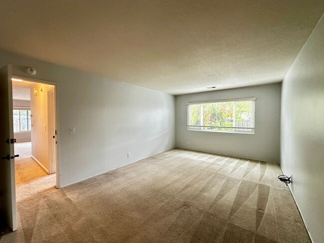 Building Photo - Single Story townhome, water/sewer paid by...