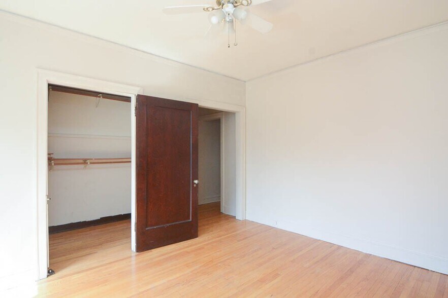 Building Photo - 1238 Oak Ave