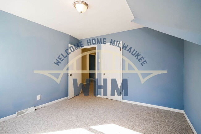 Building Photo - 7124 W Moltke Ave