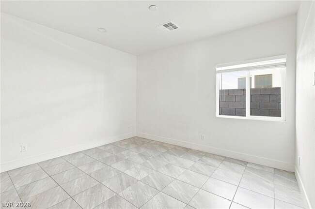Building Photo - 4060 E Welter Ave