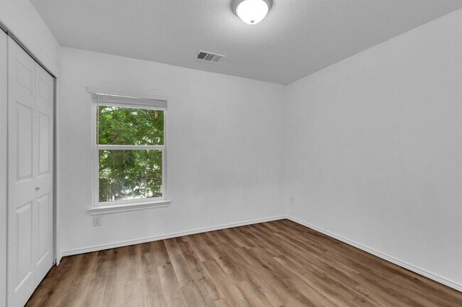 Building Photo - 350 Debus Dr