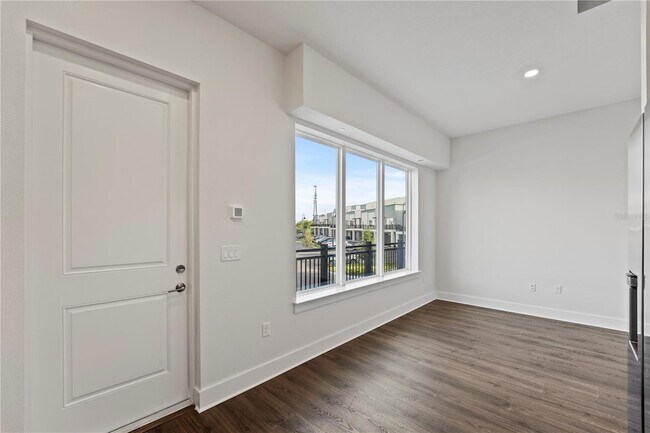 Building Photo - 850 TETBURY Lp