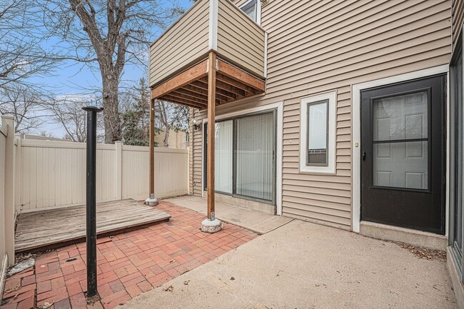 Building Photo - 9626 E Kansas Cir