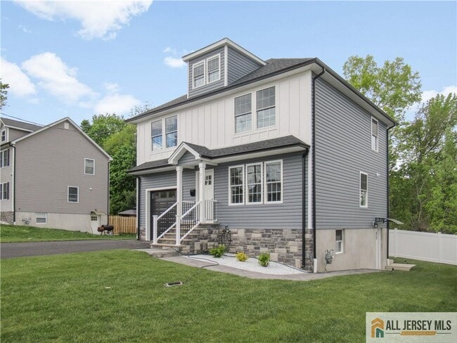 Building Photo - 211 E Prospect St