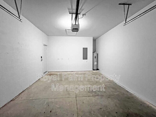 Building Photo - 1320 Trafalgar Pkwy