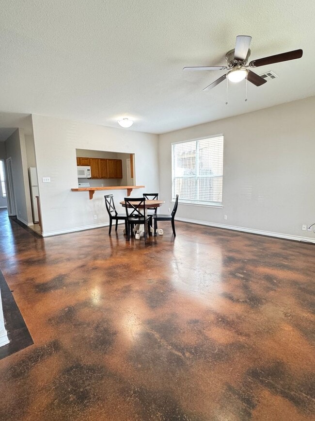 Building Photo - 126 Sandstone Dr