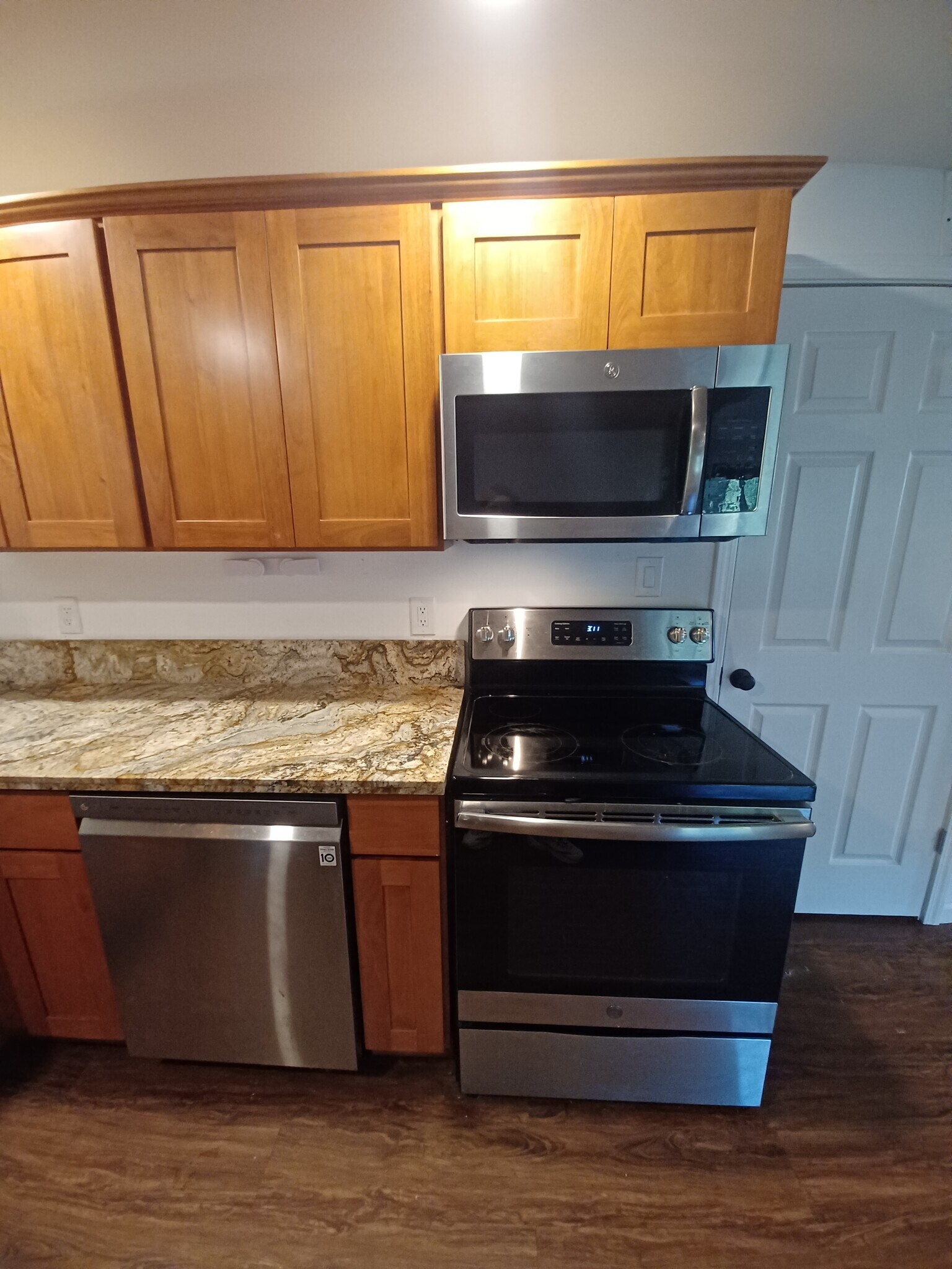 Building Photo - 55881 SW Cherry Grove Dr