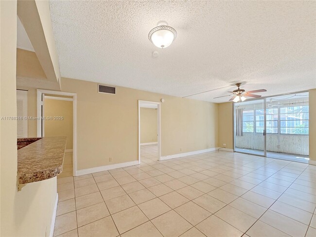 Building Photo - 410 NW 68th Ave