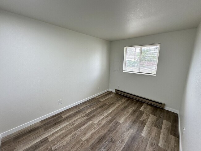 Building Photo - 409 Benham St