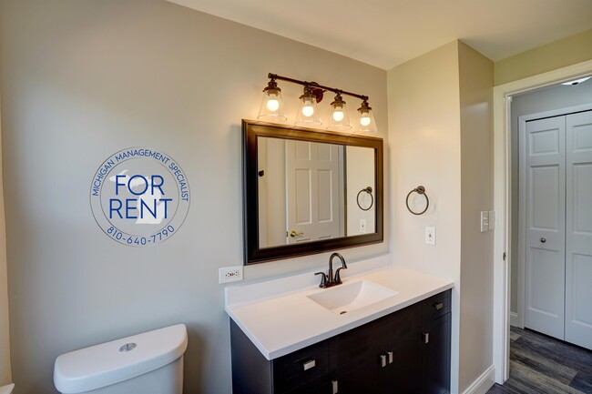 Building Photo - 5093 Spinning Wheel Dr