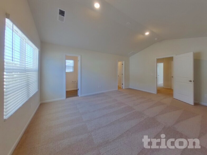 Building Photo - 4012 Reinfield Dr